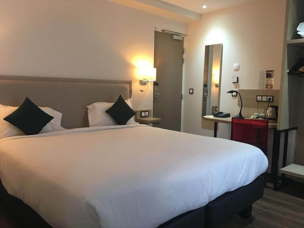 Courcelles Mederic Hotel Париж Екстериор снимка