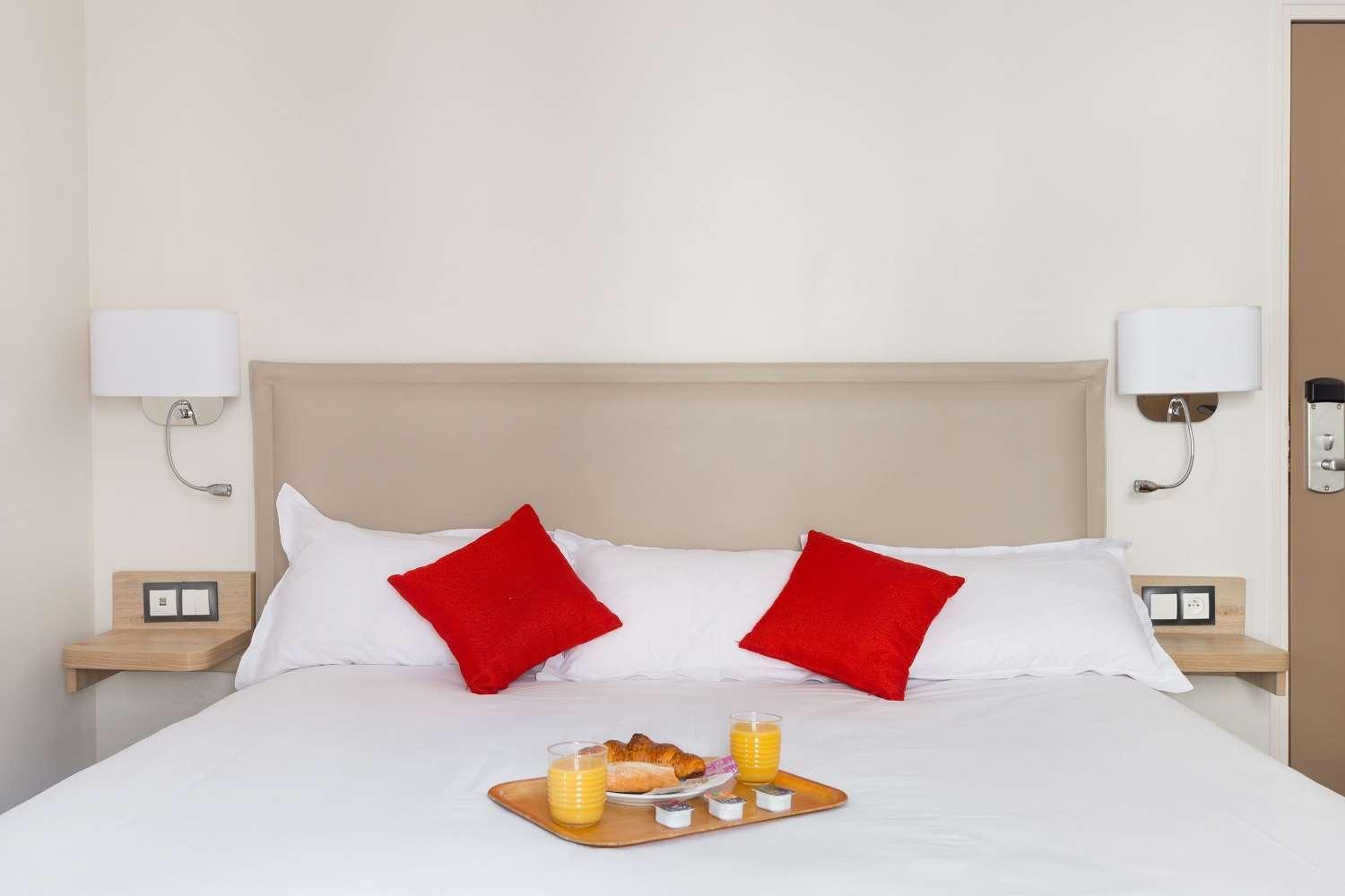 Courcelles Mederic Hotel Париж Екстериор снимка