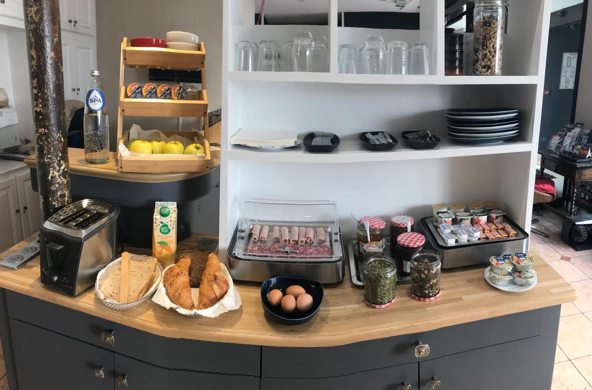 Courcelles Mederic Hotel Париж Екстериор снимка